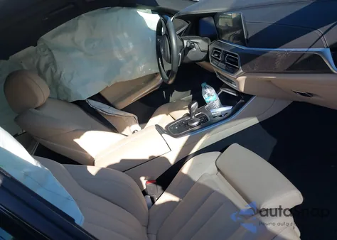 2022 BMW X5 xDrive40I z USA, uszkodzony, nr VIN 5UXCR6C07N9K77733